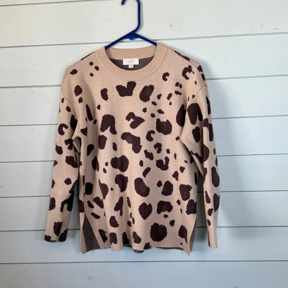 Loft outlet tan and brown‎ crewneck sweater animal print women's size small